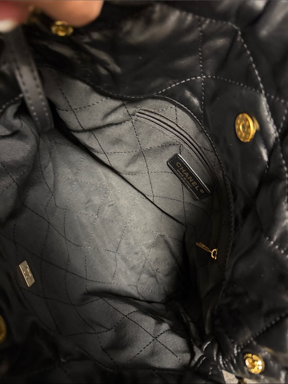 Unbranded Black Quilted Leather Shoulder Bag with Gold Chain and Logo - Picture 3 of 4